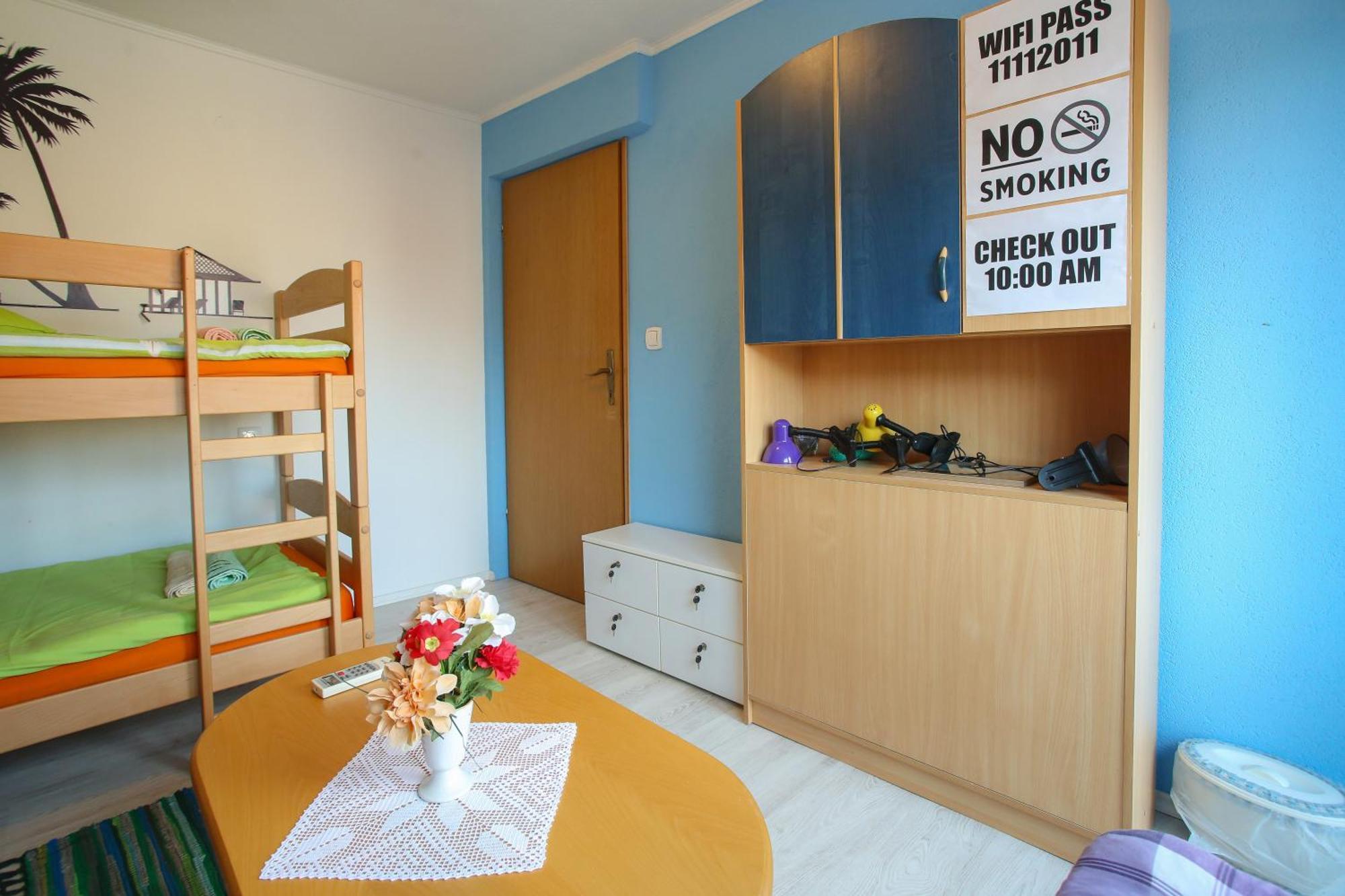 Guesthouse Adi موستار المظهر الخارجي الصورة