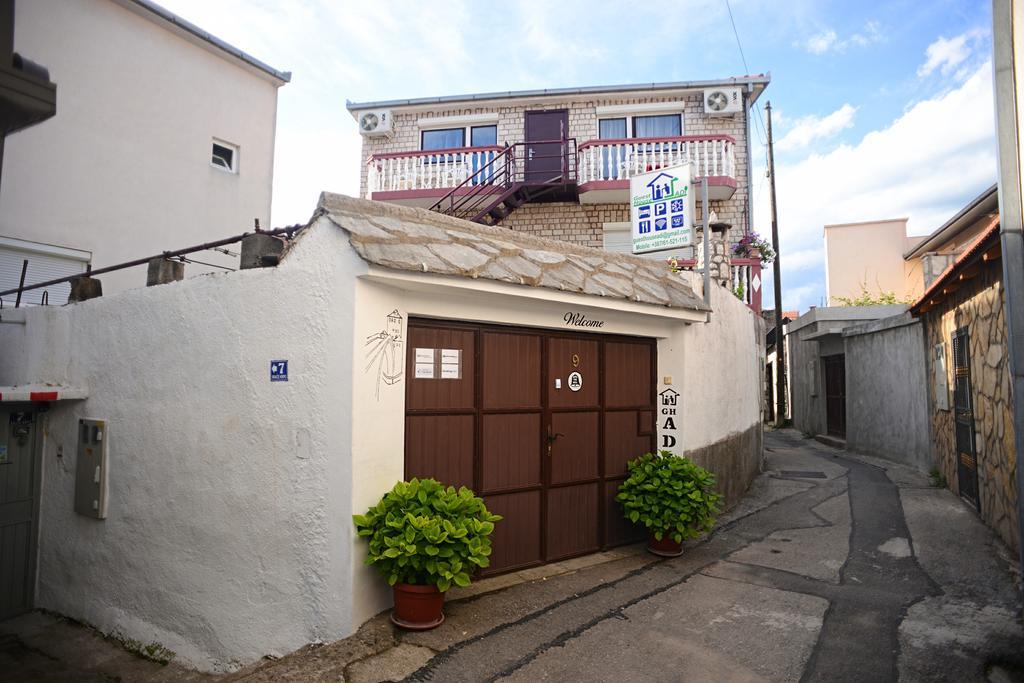 Guesthouse Adi موستار المظهر الخارجي الصورة