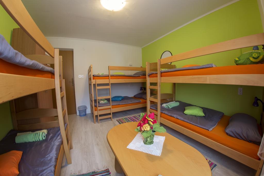 Guesthouse Adi موستار المظهر الخارجي الصورة