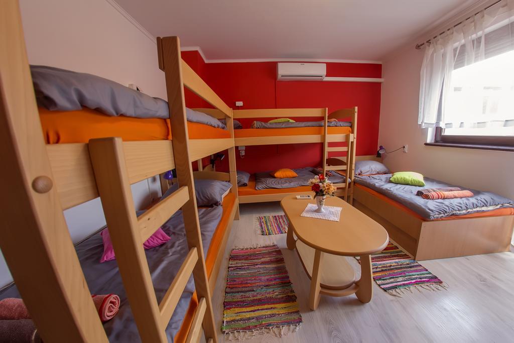 Guesthouse Adi موستار المظهر الخارجي الصورة