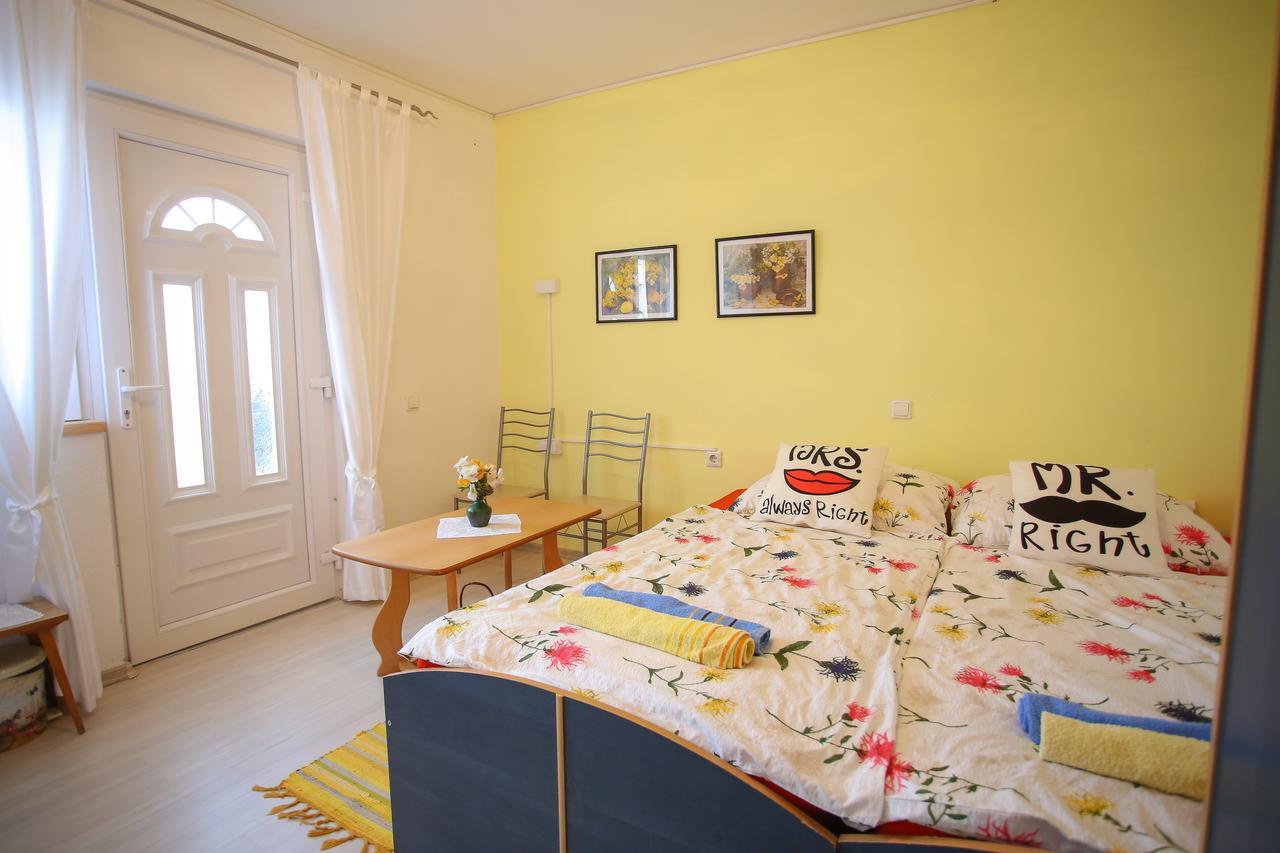 Guesthouse Adi موستار المظهر الخارجي الصورة